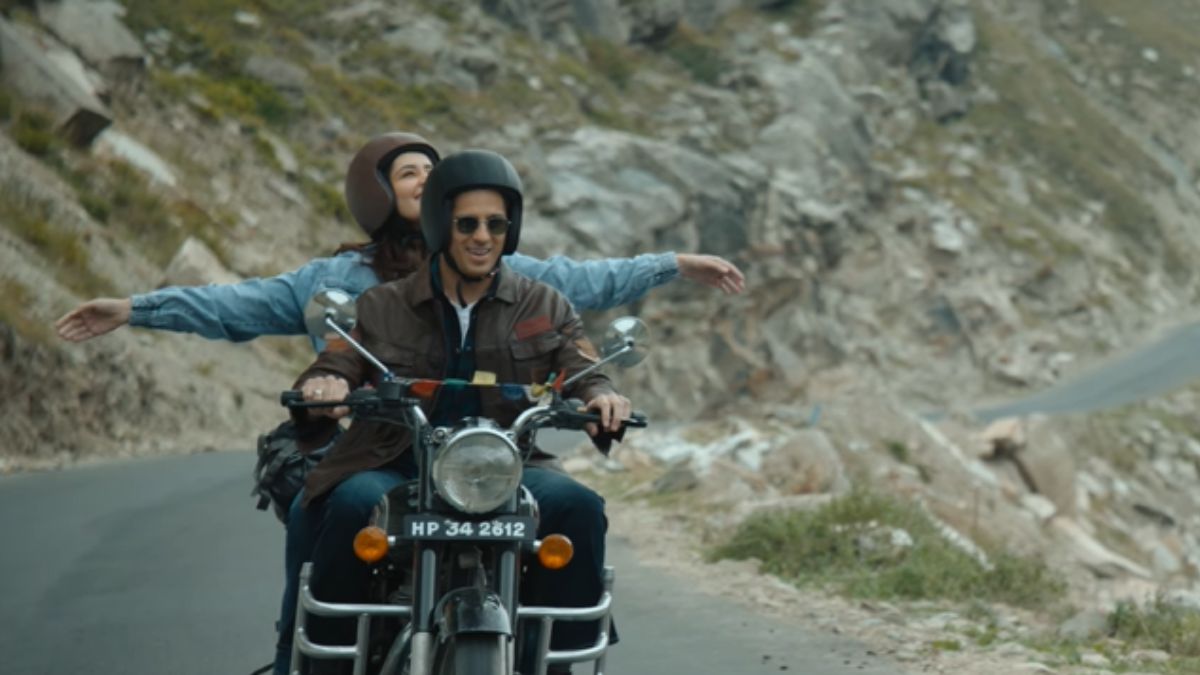 yodha-sidharth-malhotra-and-raashii-khanna-chemistry-shines-in-movie-first-song-zindagi-tere-naam-watch